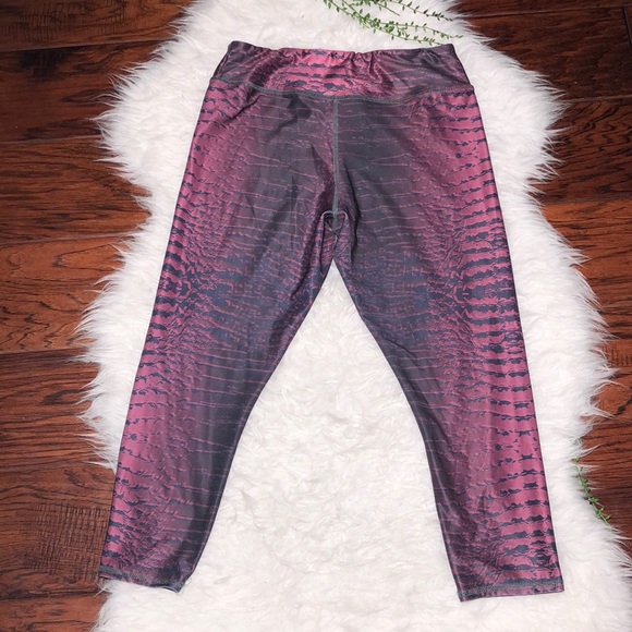 Evolution and Creation Women’s Active Capri M - Picture 7 of 10